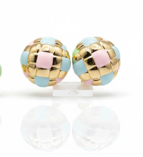 Boucles d’oreilles boules tressées pastel – style estival chic