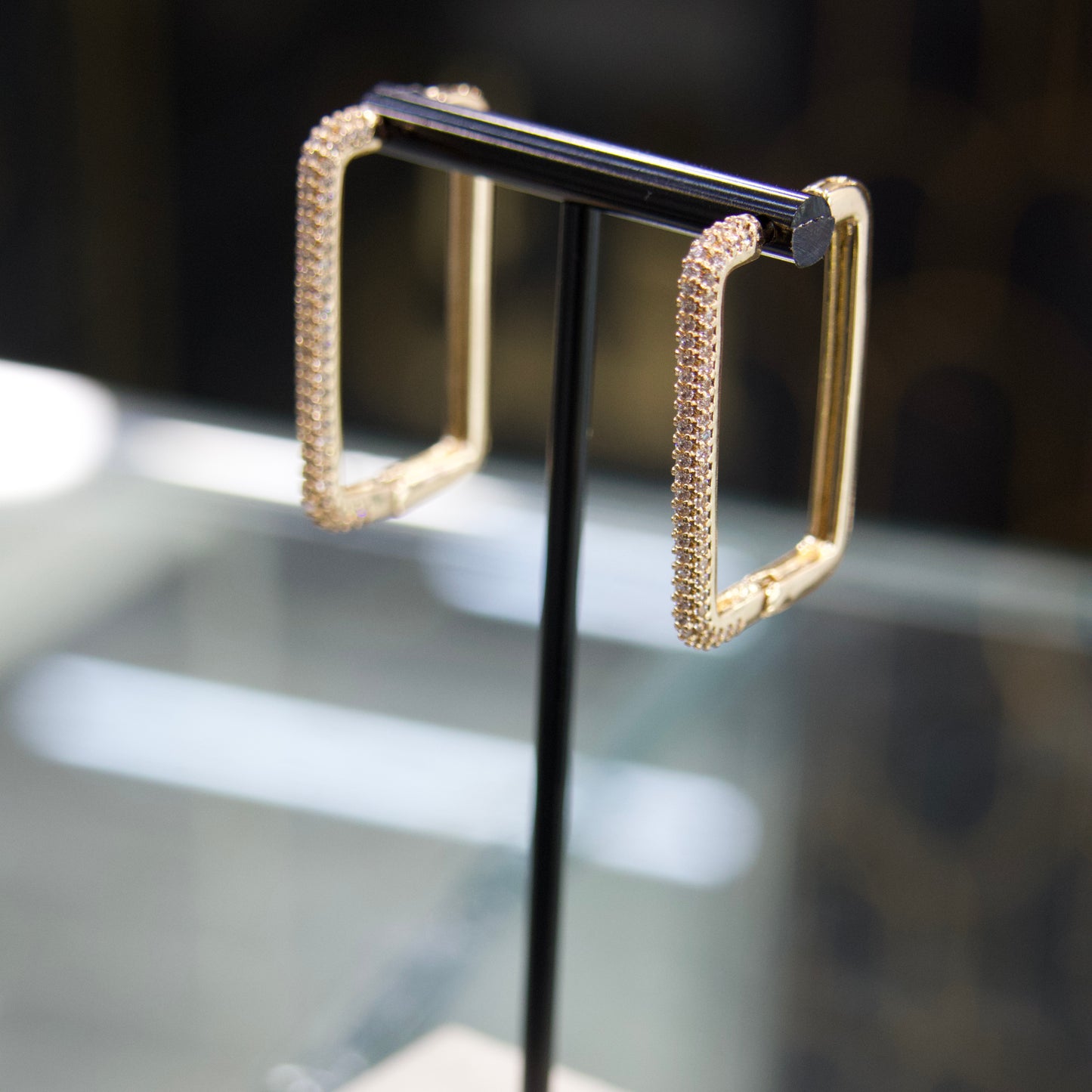 ✨ Boucles d’oreilles Rectangulaires Pavées – Élégance Moderne ✨