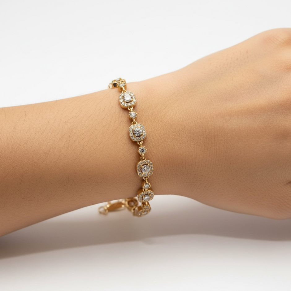 Bracelet Rose Gold aux Motifs Géométriques et Pierres Scintillantes