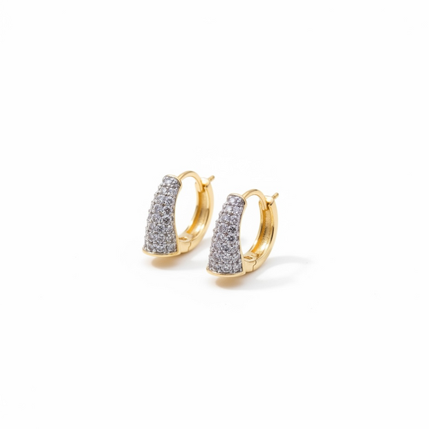 Boucles d’Oreilles Pavées – Éclat Intemporel