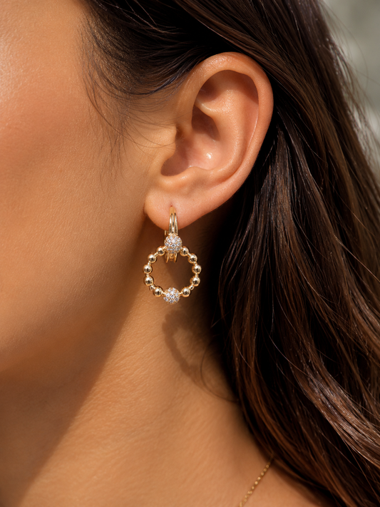 Boucles d’Oreilles Élégance Perlée – Zircons Scintillants