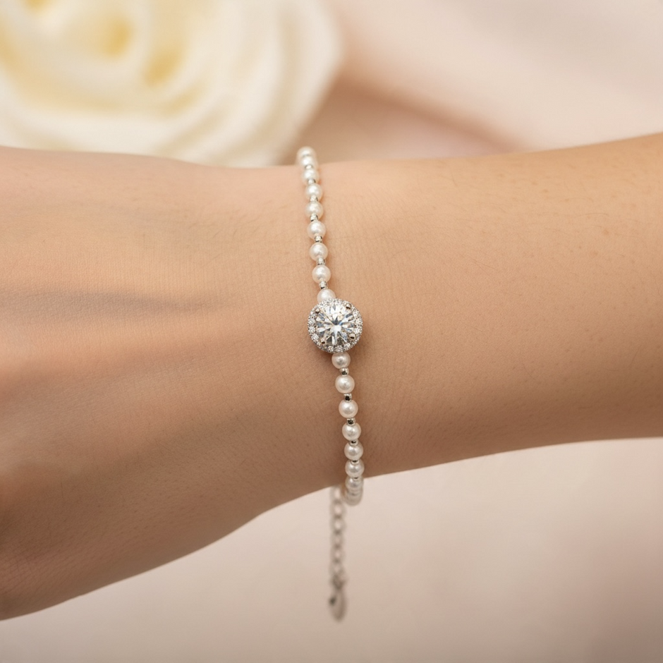 Bracelet Perles Nacrées avec Médaillon Rond Scintillant