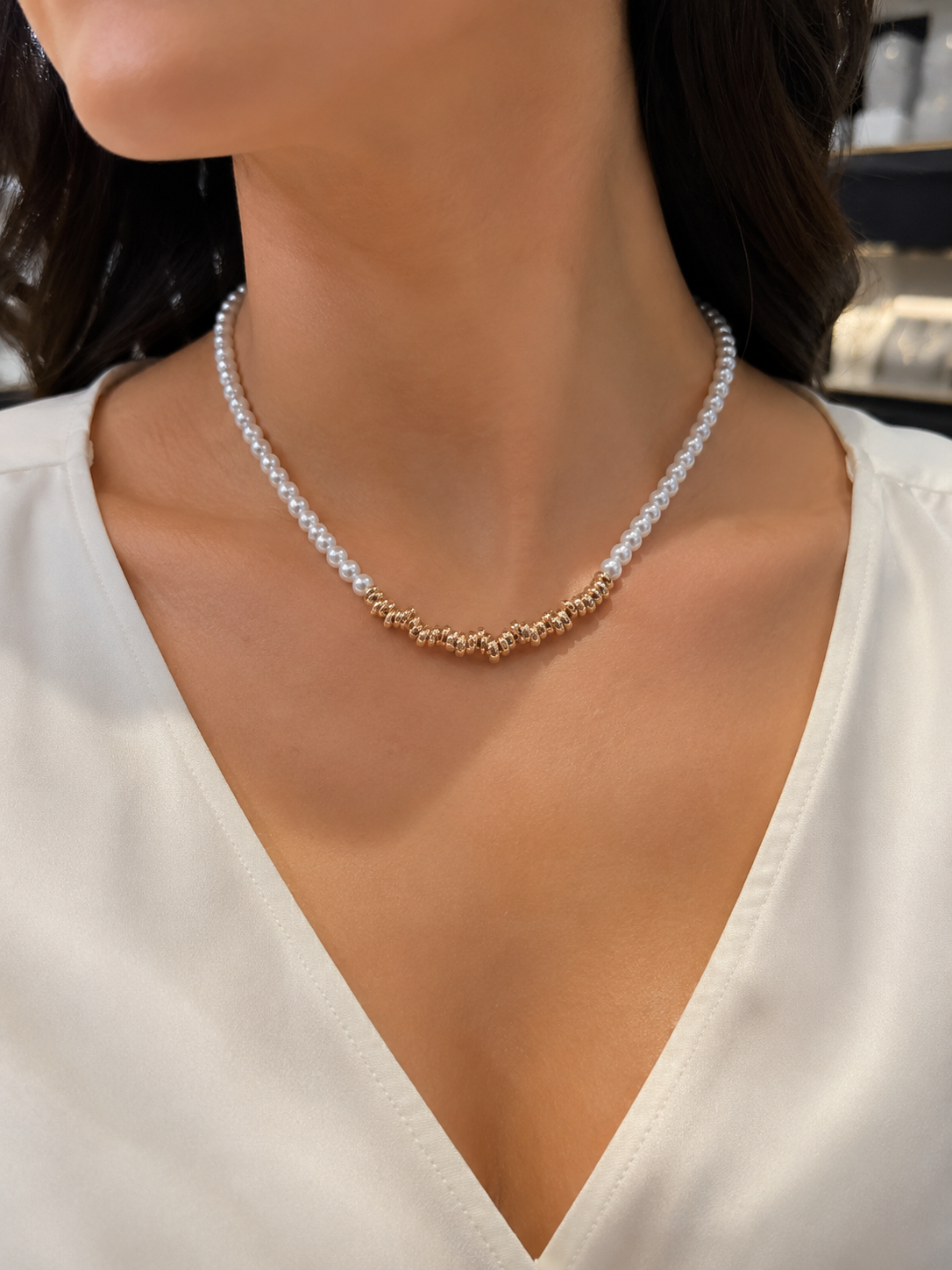 Collier Perles Élégance Dorée – Raffinement Intemporel