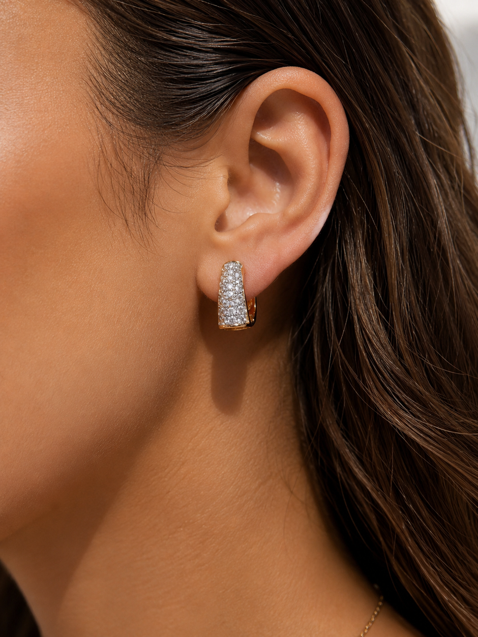Boucles d’Oreilles Pavées – Éclat Intemporel