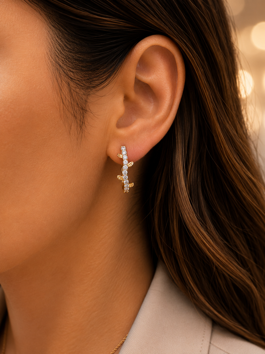 Boucles d’Oreilles Branche Scintillante – Zircons Élégants