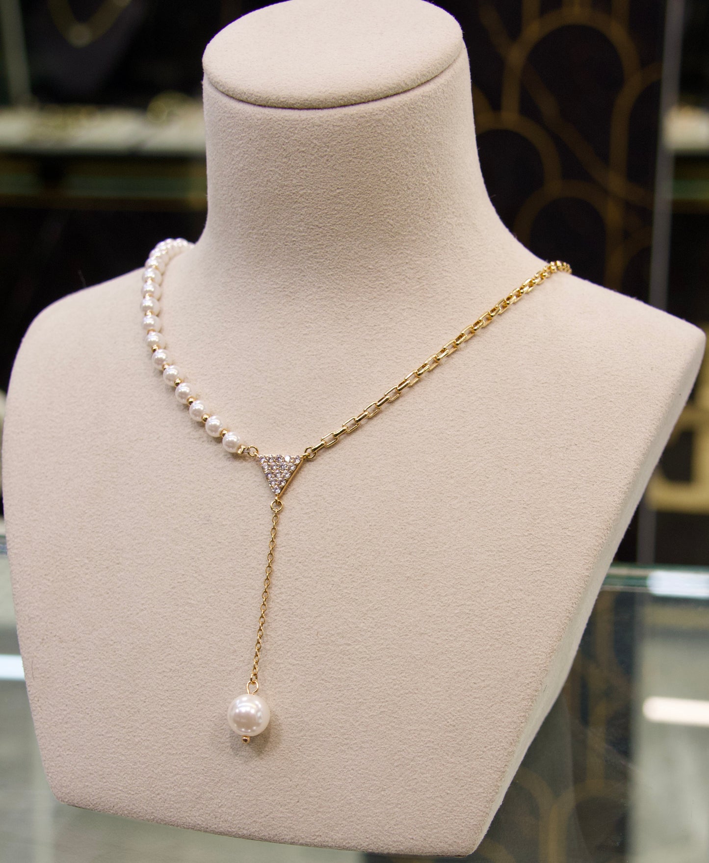 Collier Perle Élégance Asymétrique