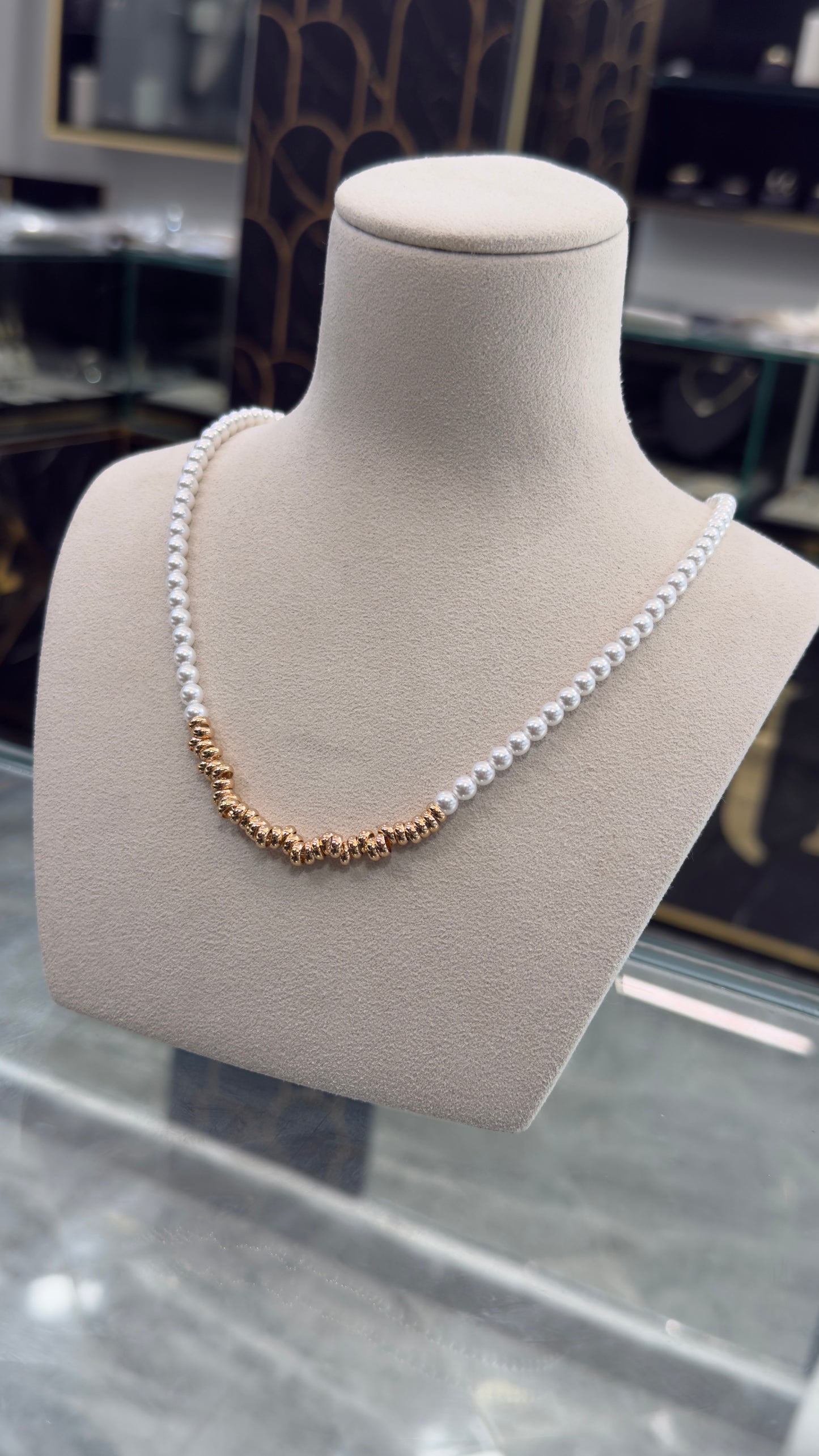 Collier Perles Élégance Dorée – Raffinement Intemporel