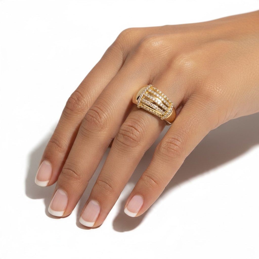 Bague Dorée à Multi-Rangs et Zircons Étincelants