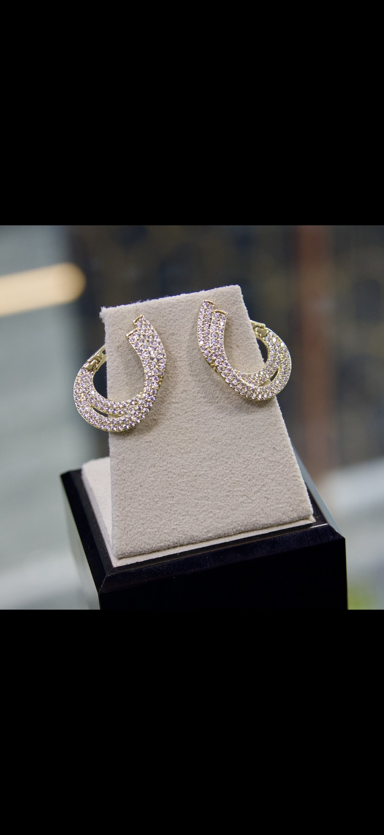 ✨ Boucles d’oreilles Double Anneau Pavé – Chic & Élégance ✨