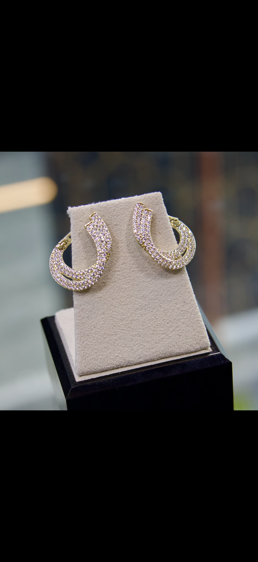 ✨ Boucles d’oreilles Double Anneau Pavé – Chic & Élégance ✨