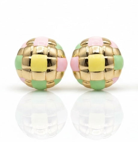 Boucles d’oreilles boules tressées pastel – style estival chic