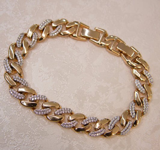 ANIBA JEWELS Gourmette Prestige Rose Gold bracelet with curb links encrusted with sparkling stones. Modern and chic.