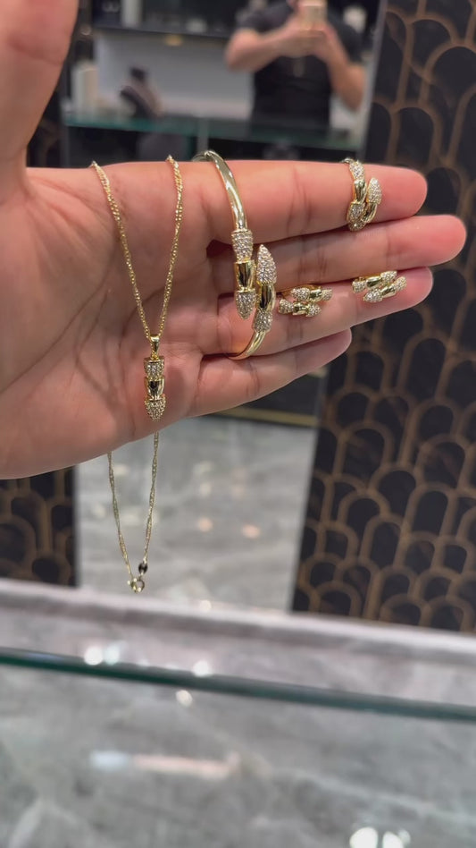 Ensemble bijoux doré tendance – collier, bague, bracelet & boucles ✨